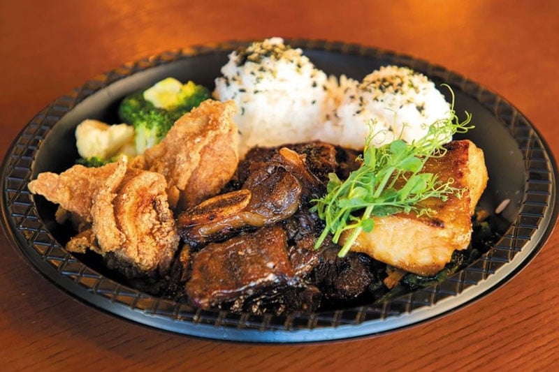 MW restaurant mixed plate