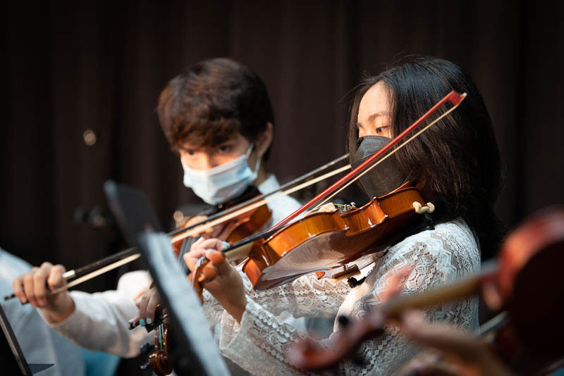 Students on violin