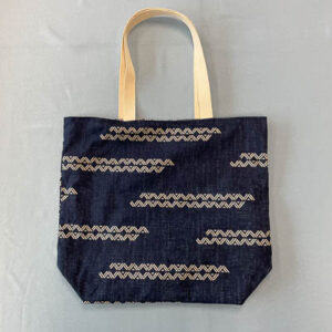 Tote bag with pocket